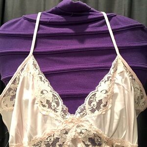 Leonie - Elegant Lace Trimmed Chemise - Pink